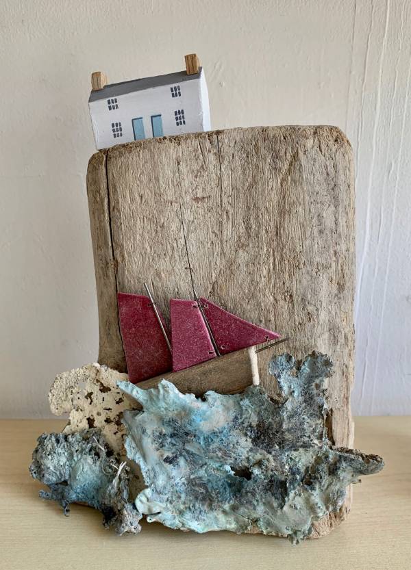 - a Sculpture by Helen Williams, measuring 24 x 19 cm (H x W) £120